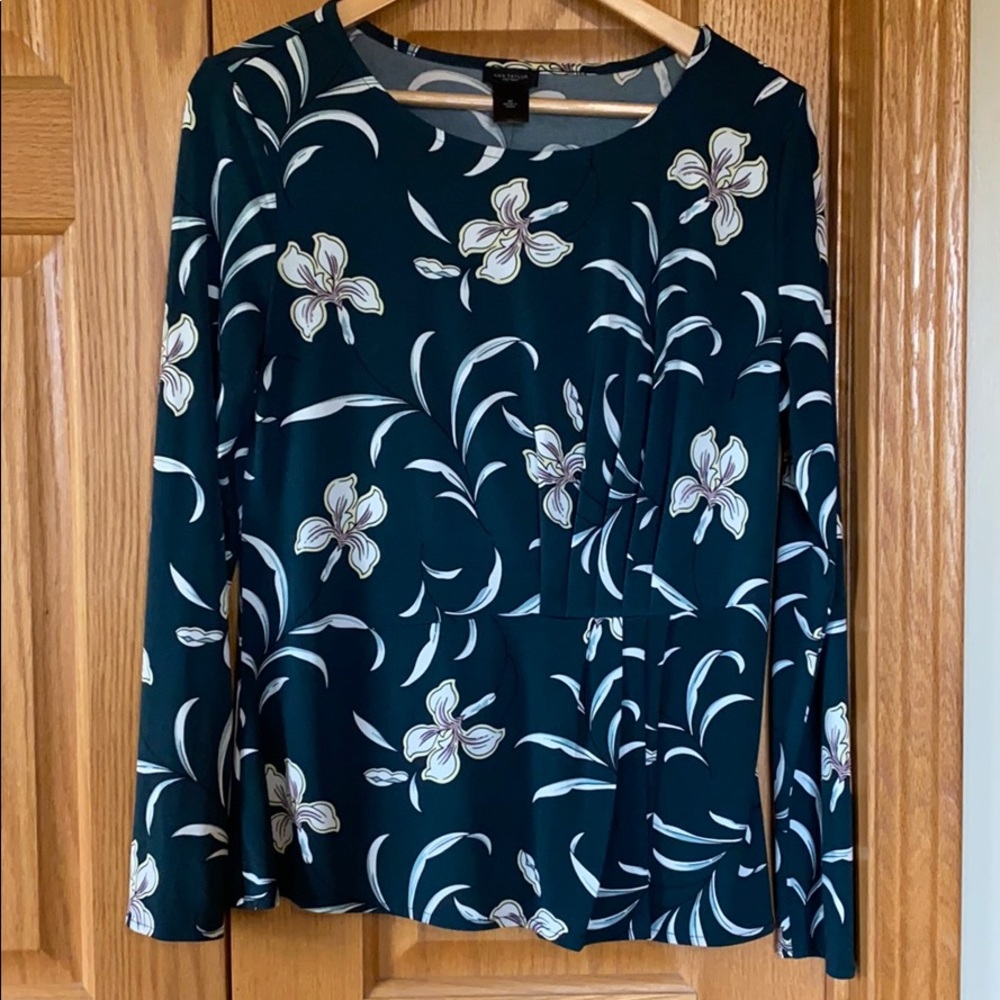 Ann Taylor flower pleated front blouse